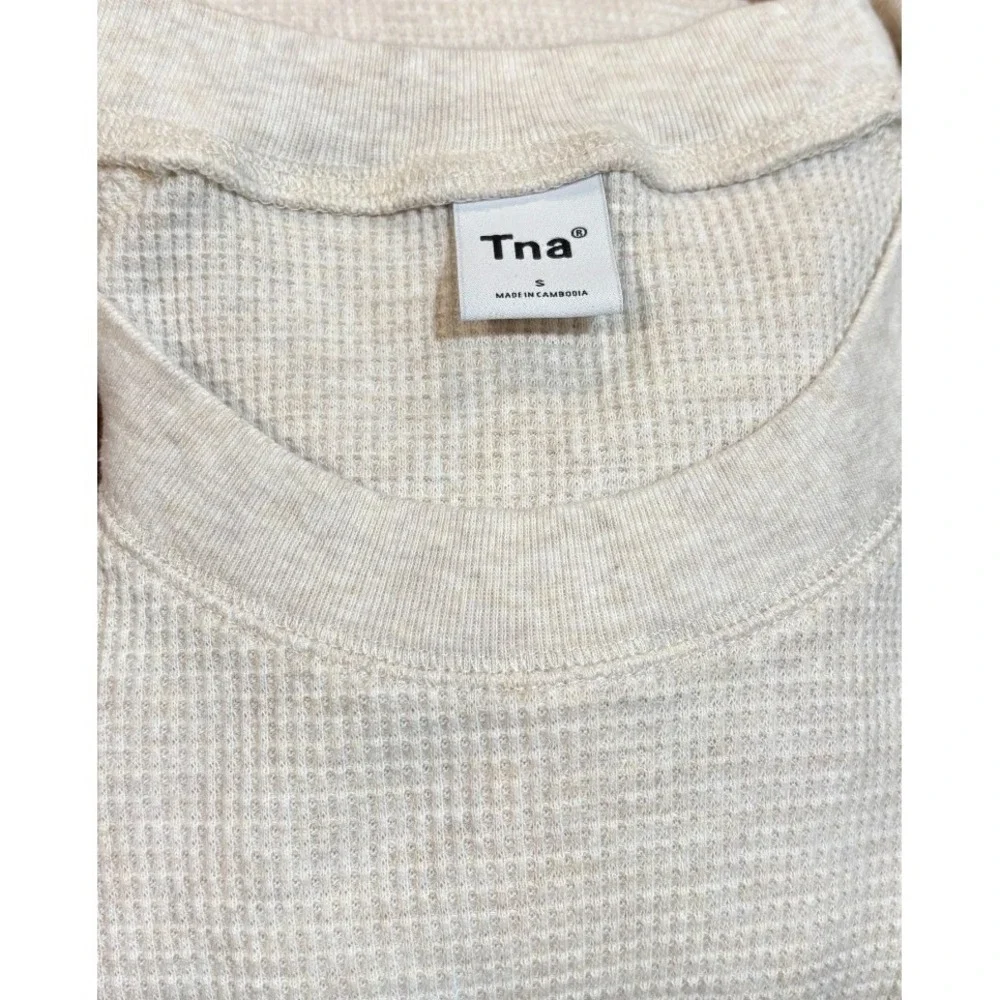 Aritzia TNA long sleeve crew neck waffle thermal henley oatmeal sz small womens' - Picture 4 of 8